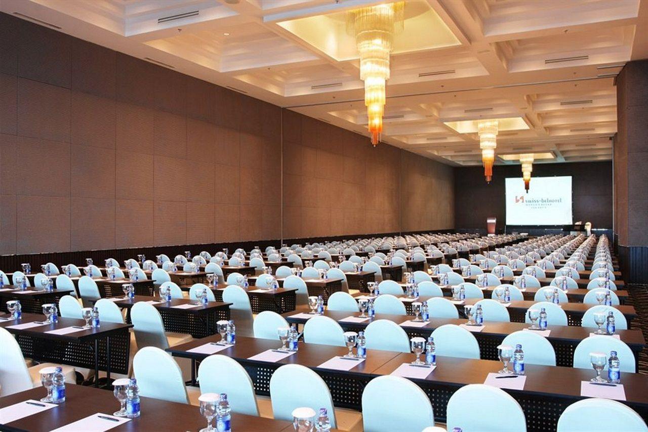 Swiss-Belhotel Mangga Besar Джакарта Экстерьер фото